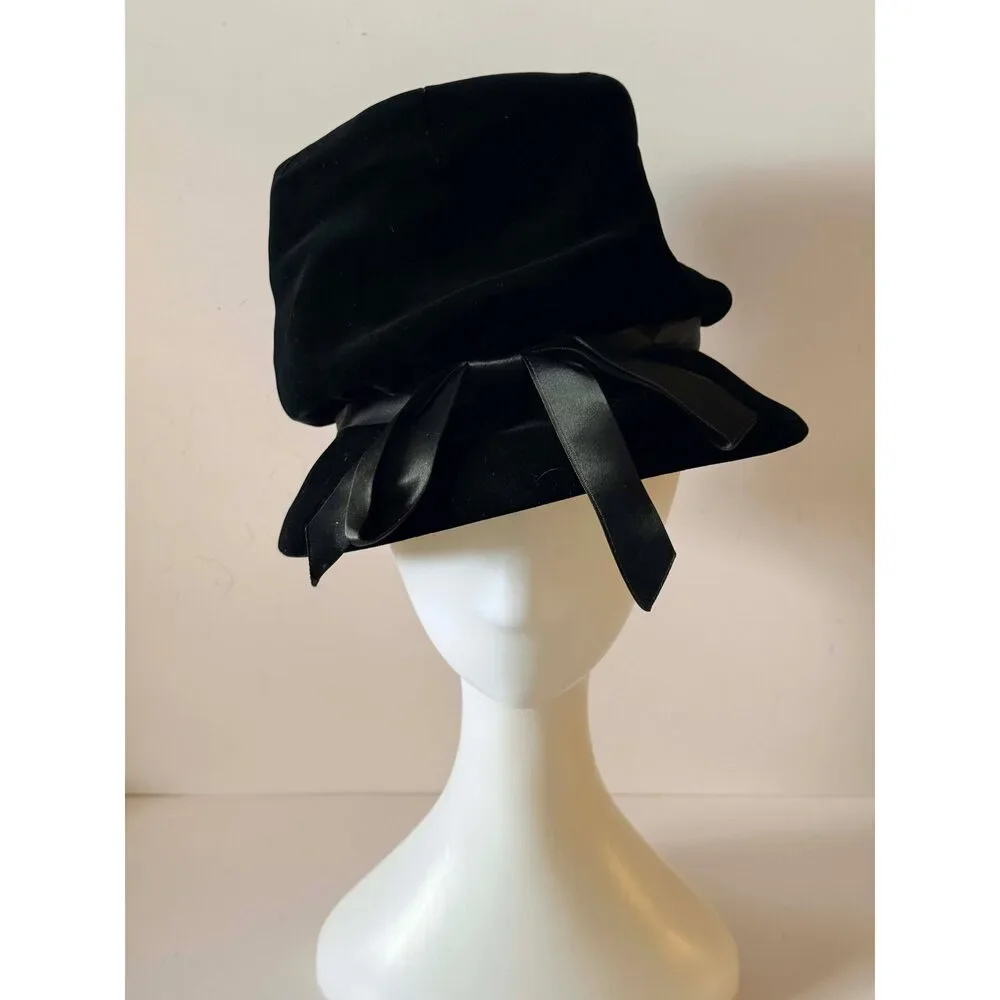 1950s Christian Dior Chapeaux Vintage Hat – Black Velvet Ribbon Trim Bucket Hat